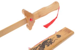 Épée Avec Fourreau, Initiation - Bois Naturel (Petit Modèle) 7 Épée Avec Fourreau, Initiation - Bois Naturel (Petit Modèle) -Martiaux Fitness Magasin epee en bois fourreau dragon petit modele 5