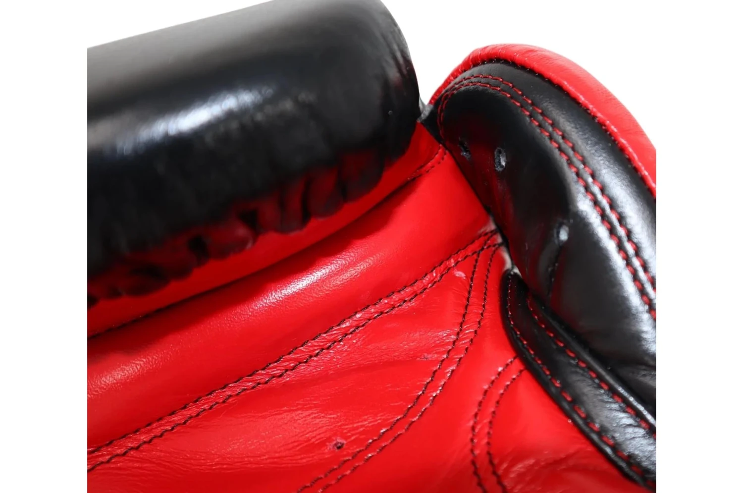 Gants d’entraînement Pro, Red & Black - High precision, Cleto Reyes Gants D’entraînement Pro, Red & Black - High Precision, Cleto Reyes -Martiaux Fitness Magasin gants dentrainement pro red black high precision cleto reyes 6
