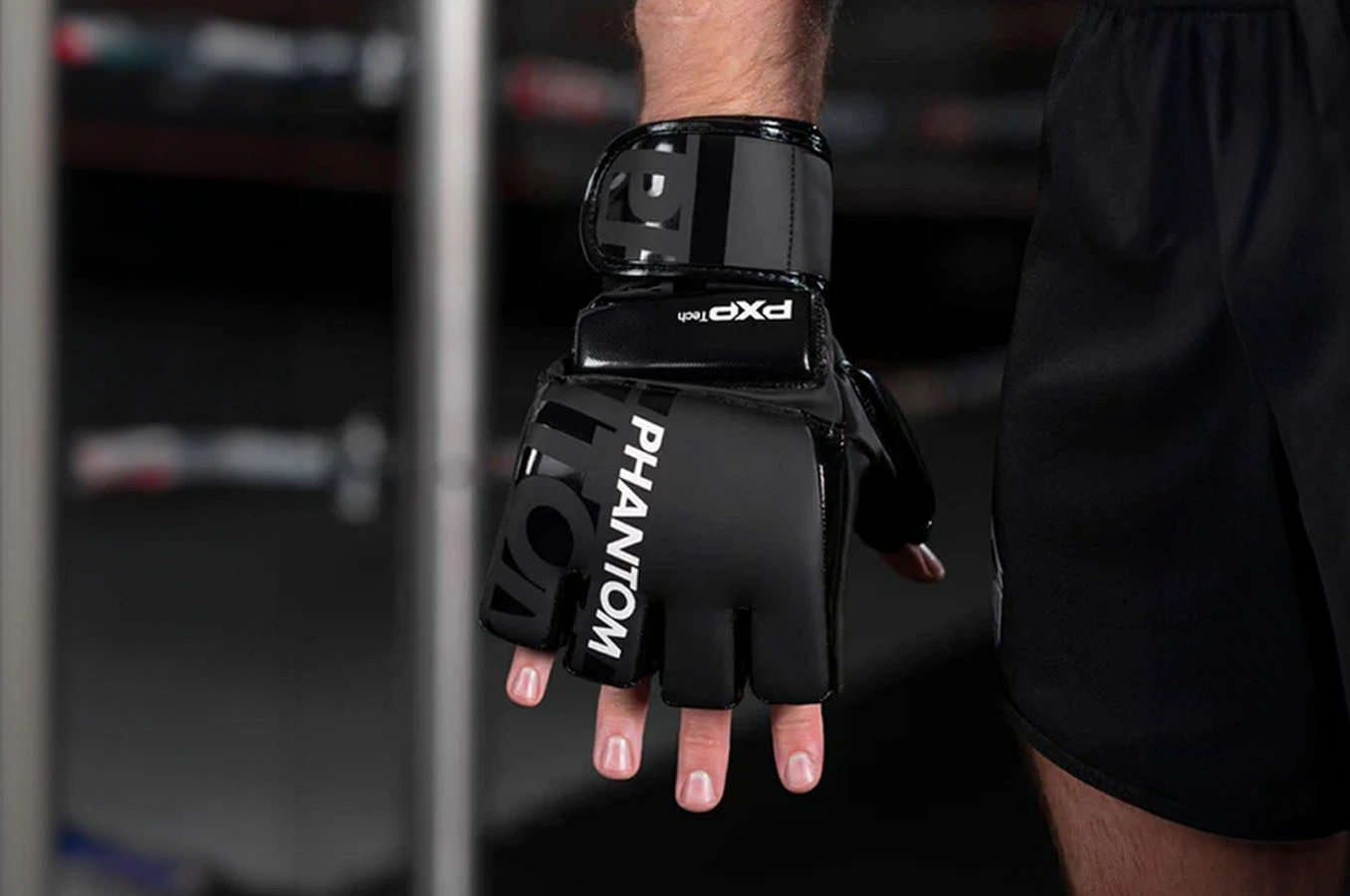 Gants MMA initiation, avec pouce - APEX Hybrid, Phantom Athletics Gants MMA Initiation, Avec Pouce - APEX Hybrid, Phantom Athletics -Martiaux Fitness Magasin gants mma entrainement avec pouce apex hybrid phantom athletics 3